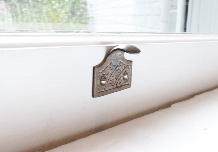 Finger-Lift-on-Repaired-Wooden-Window-Sash Heritage Window Restoration Services